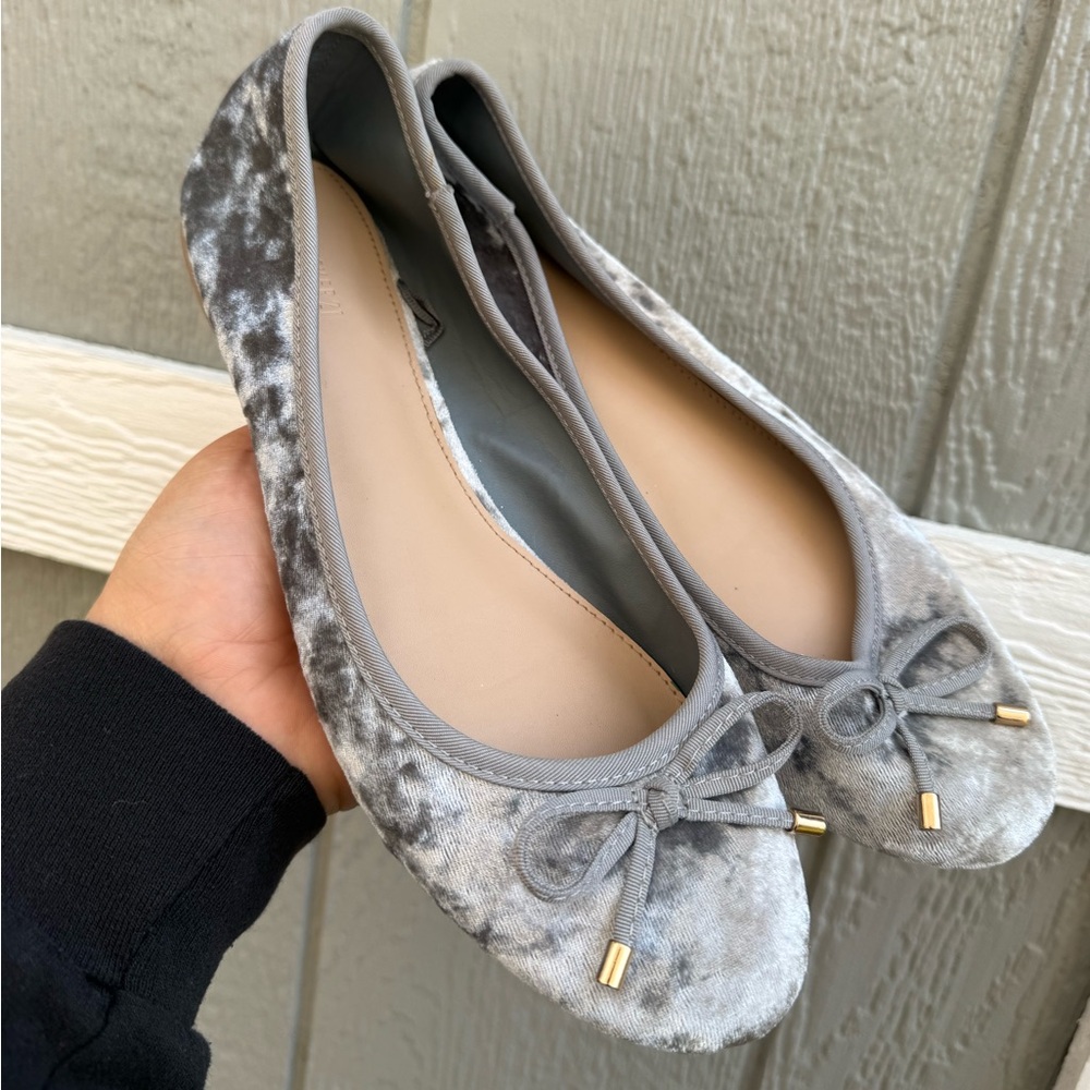 Women's Gray Velvet Ballet Flats size 8